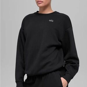 ALO Yoga Black Crewneck Pullover with Subtle Logo